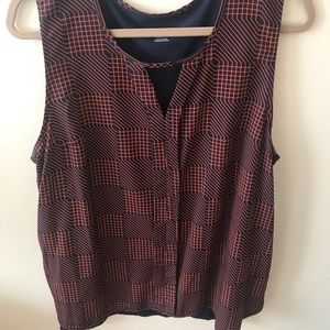 Like new patterned knit-back blouse